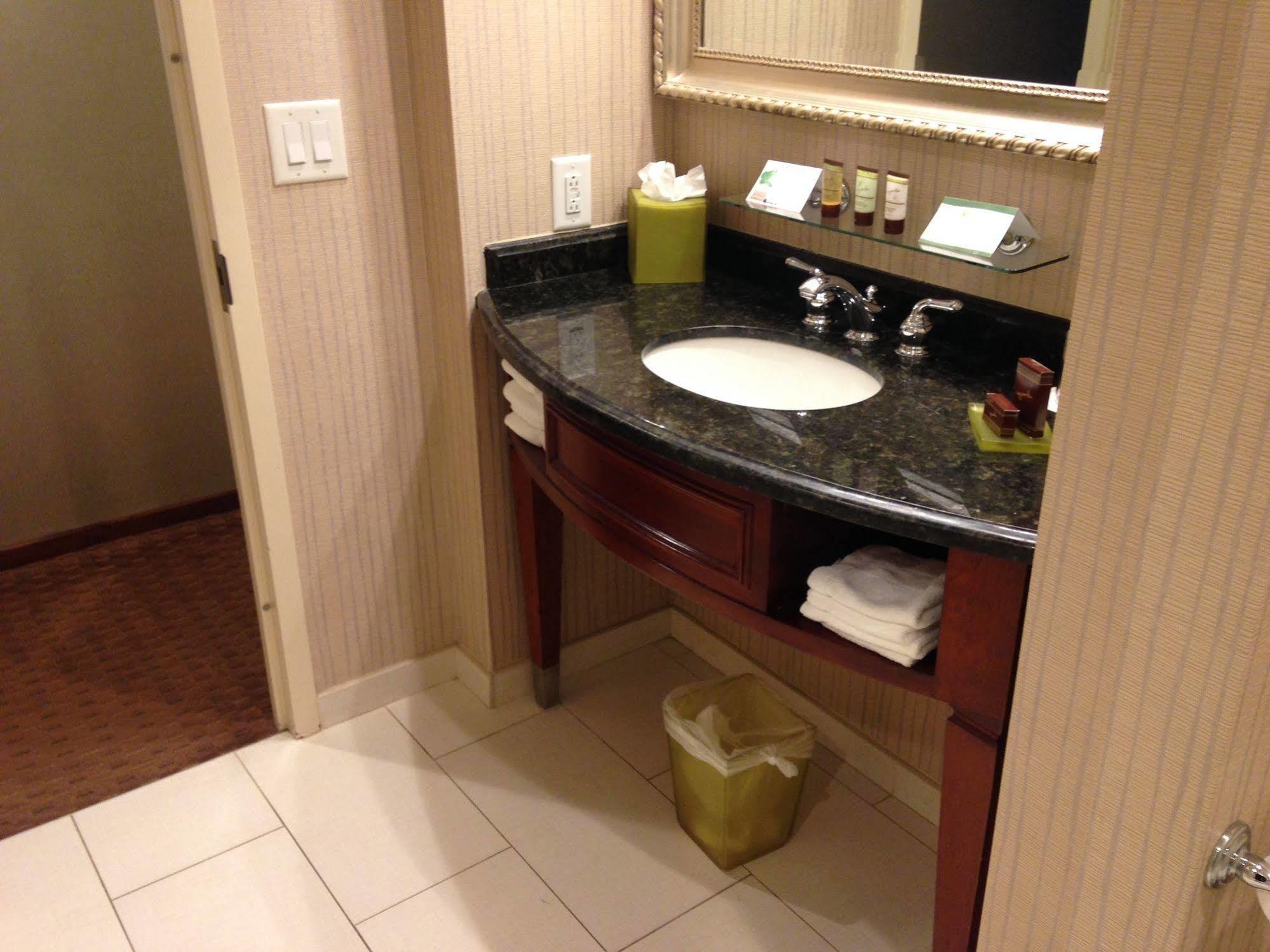 Town & Country Inn And Suites Charleston Ngoại thất bức ảnh