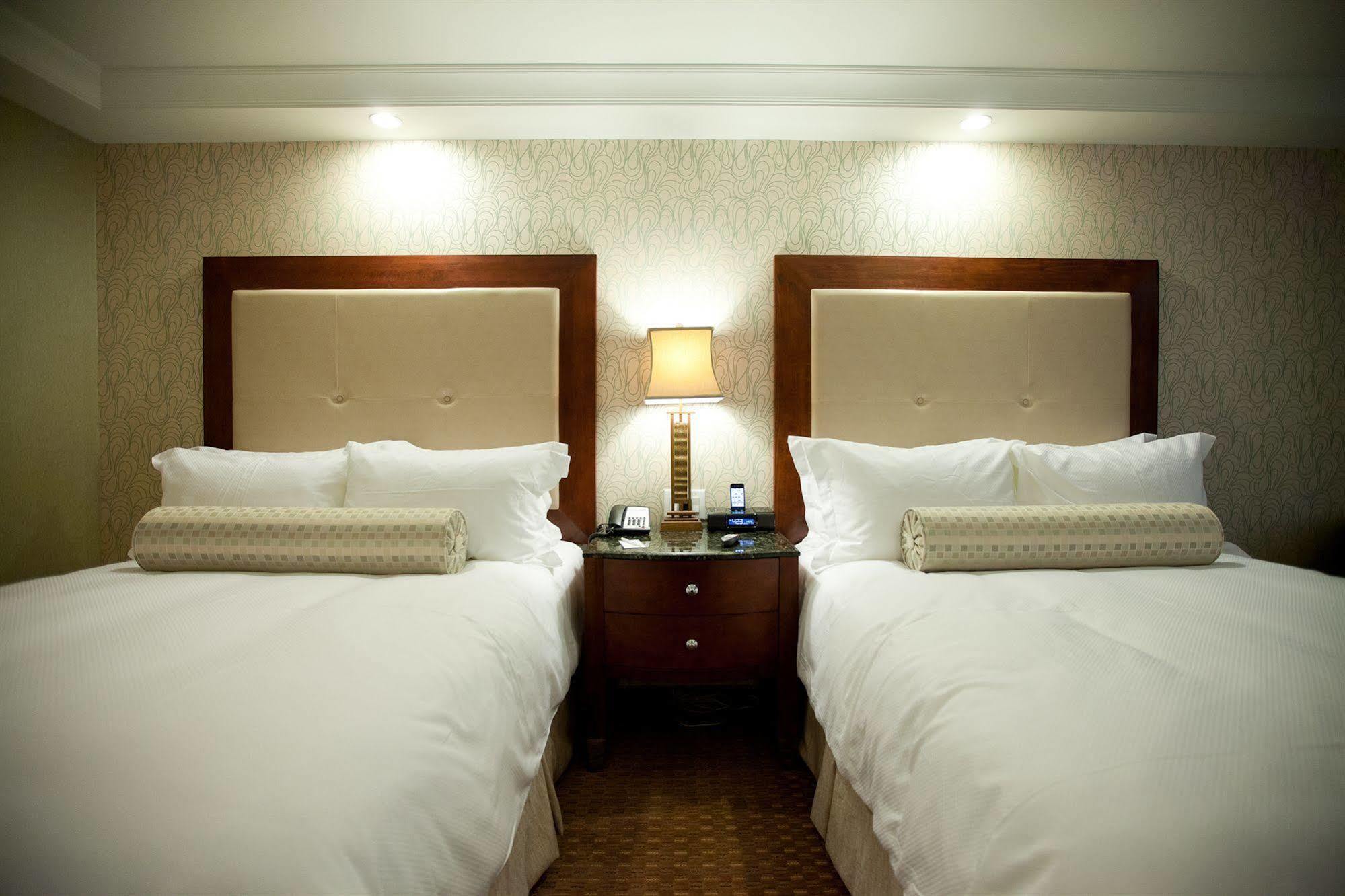 Town & Country Inn And Suites Charleston Ngoại thất bức ảnh