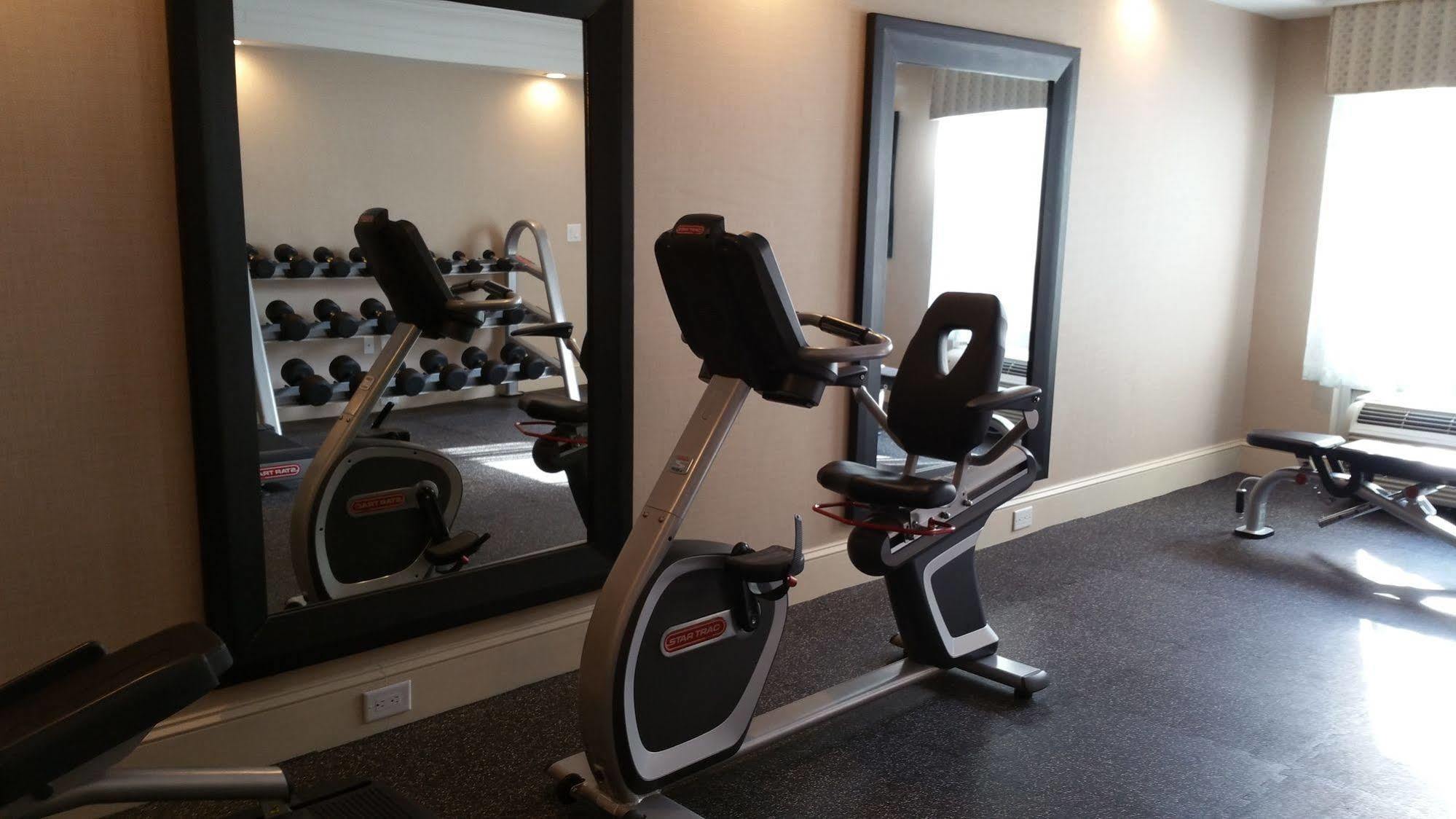 Town & Country Inn And Suites Charleston Ngoại thất bức ảnh